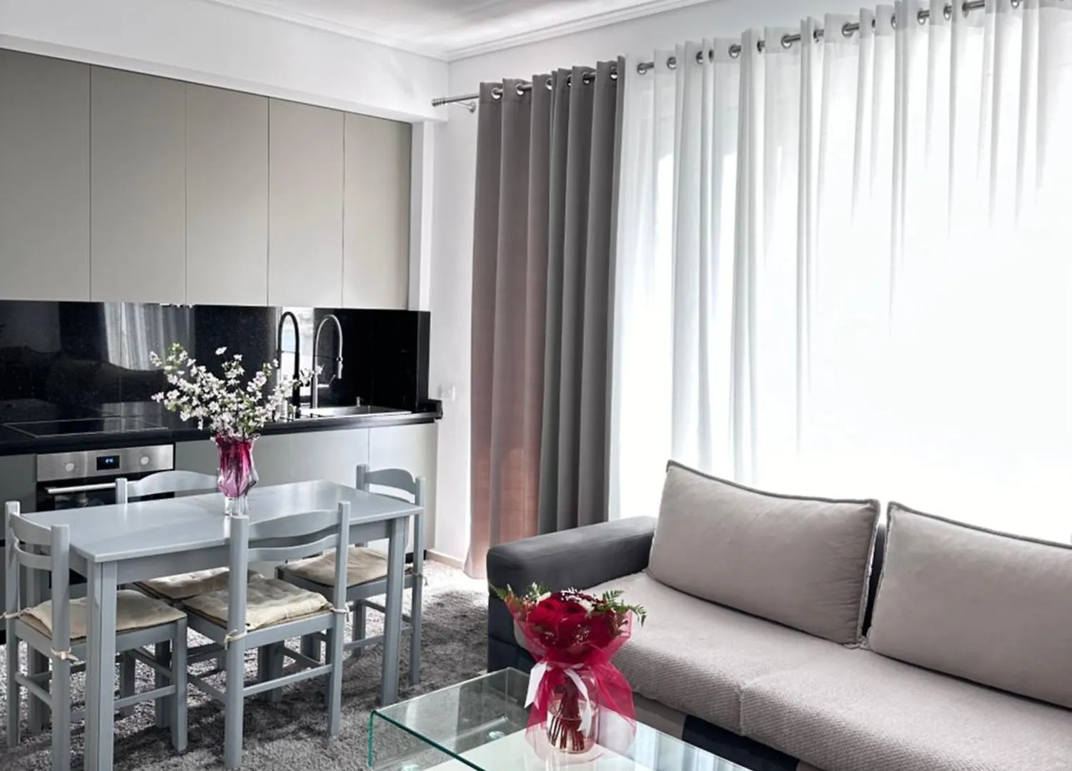 Lily Sea View Apartment Sarande 0*,  Albania