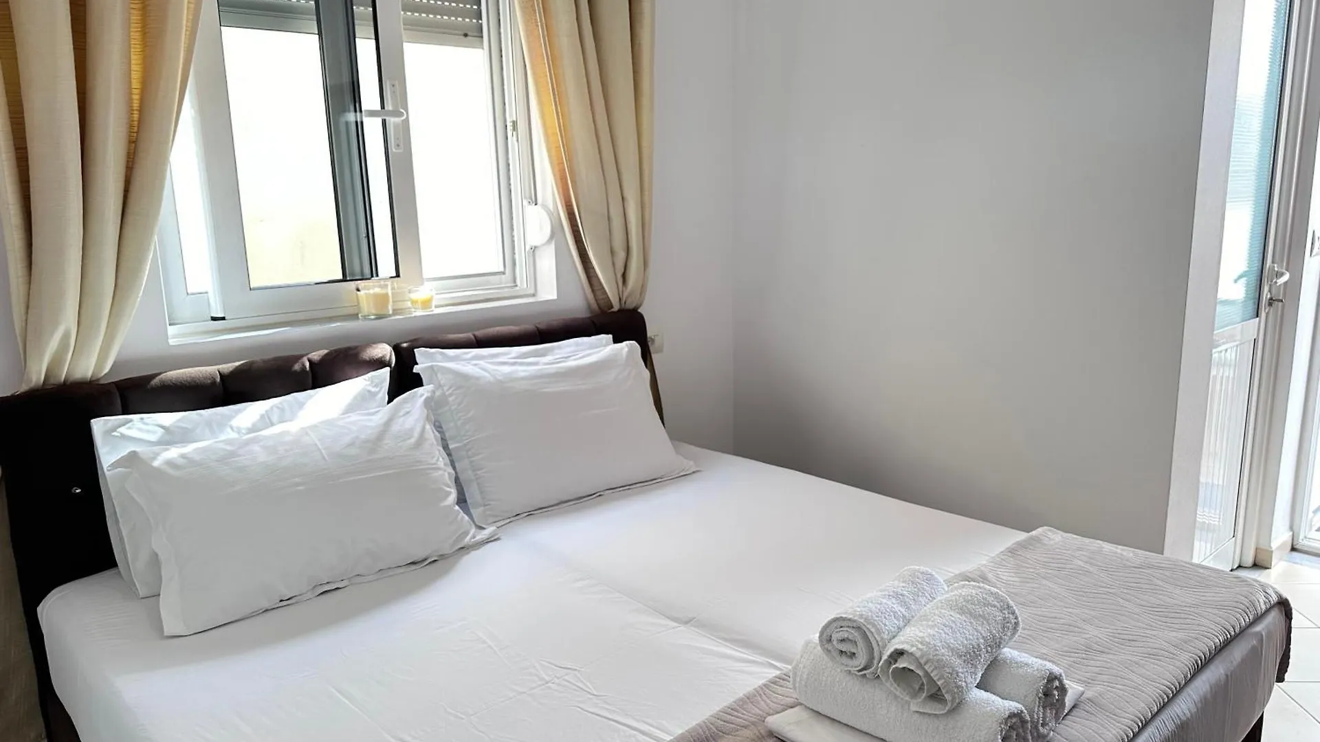Lily Sea View Apartment Sarande Albania