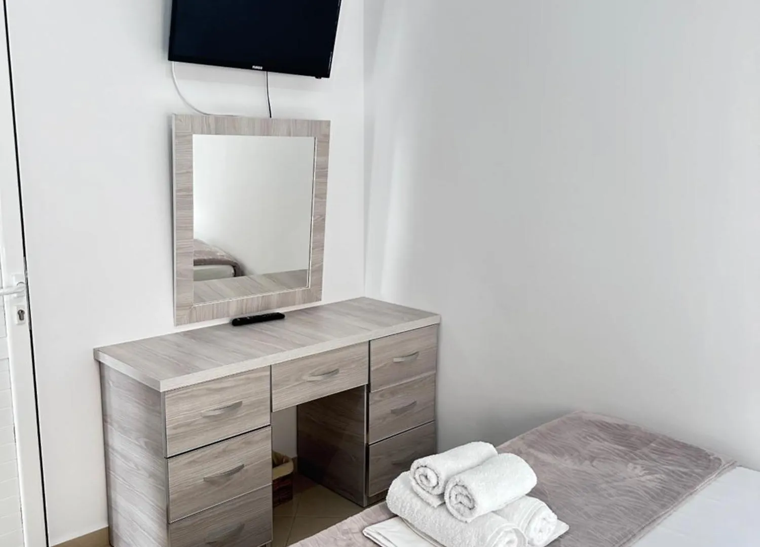 Lily Sea View Apartment Sarande